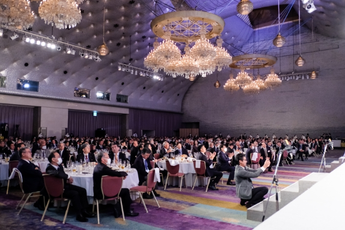 お客様や社員との親睦を深める展示会・感謝の夕べ